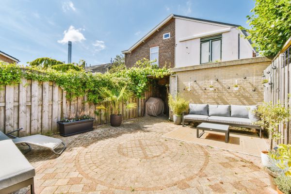 Cost of Courtyard Patio Service in Chesterfield